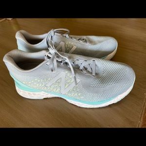 New Balance women 880 size 9.5EE